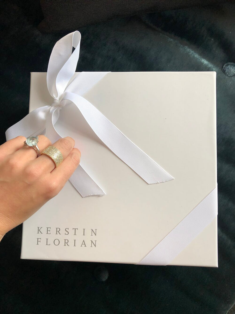 Gift Box KF White & Grey